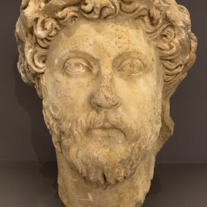 Head Marcus Aurelius archmus Heraklion. Экспонат из собрания: Археологический музей Ираклиона.