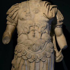 Marble statue of the Roman emperor Trajan in armour (Ny Carlsberg Glyptotek, Copenhagen, Denmark, Inv.-Nr. 1584). Экспонат из собрания: Новая глиптотека Карлсберга и античность.