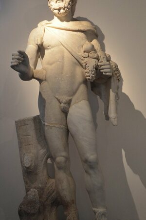 Statue of Silvanus, god of woods and wild fields, Ny Carlsberg Glyptotek, Copenhagen (15725189801). Экспонат из собрания: Новая глиптотека Карлсберга и античность.