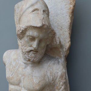 Relief of a hoplite (Ny Carlsberg Glyptotek IN 1508) detail. Экспонат из собрания: Новая глиптотека Карлсберга и античность.