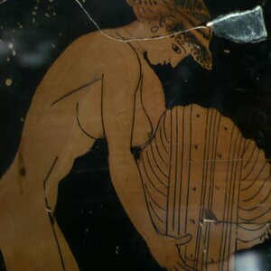 Red figure lekythos, nude woman, AM Syracuse, 10H760. Экспонат из собрания: Региональный археологический музей Паоло Орси.