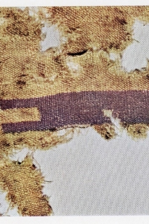 Archaeological finds of woolen tunics and cloaks