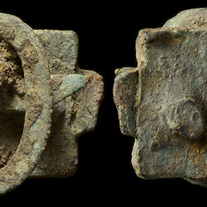 Lorica segmentata fittings from the Corbridge Hoard. Small hinges, hooks and strap fittings are as important for reconstructing the armour as the large plates.